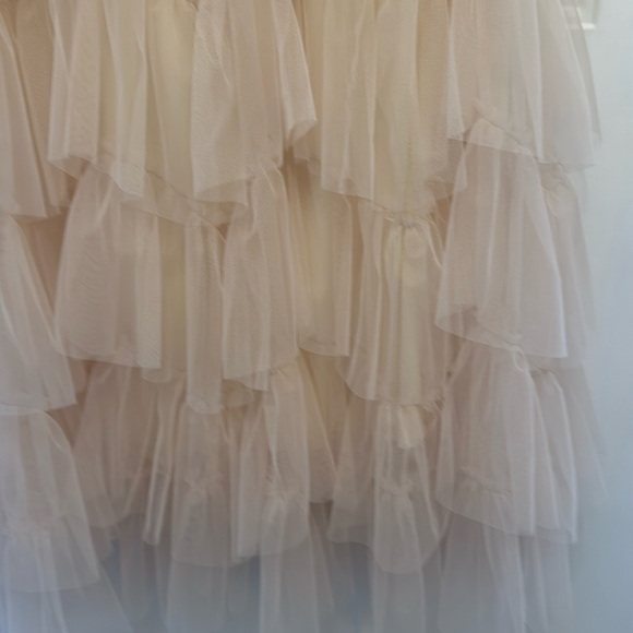 Elegant Cream Layered Tulle Skirt - Picture 3 of 7